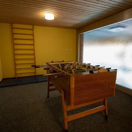 Gemutliche Mit Sauna Und Hallenbad Apartment Laax