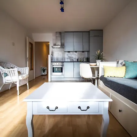 Gemutliche Mit Sauna Und Hallenbad Apartment Laax